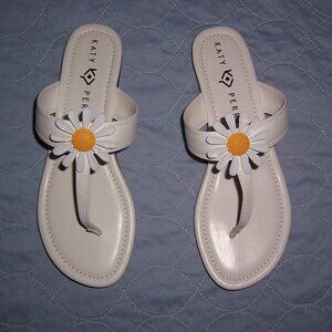 Katy Perry White Flower Thong Sandals